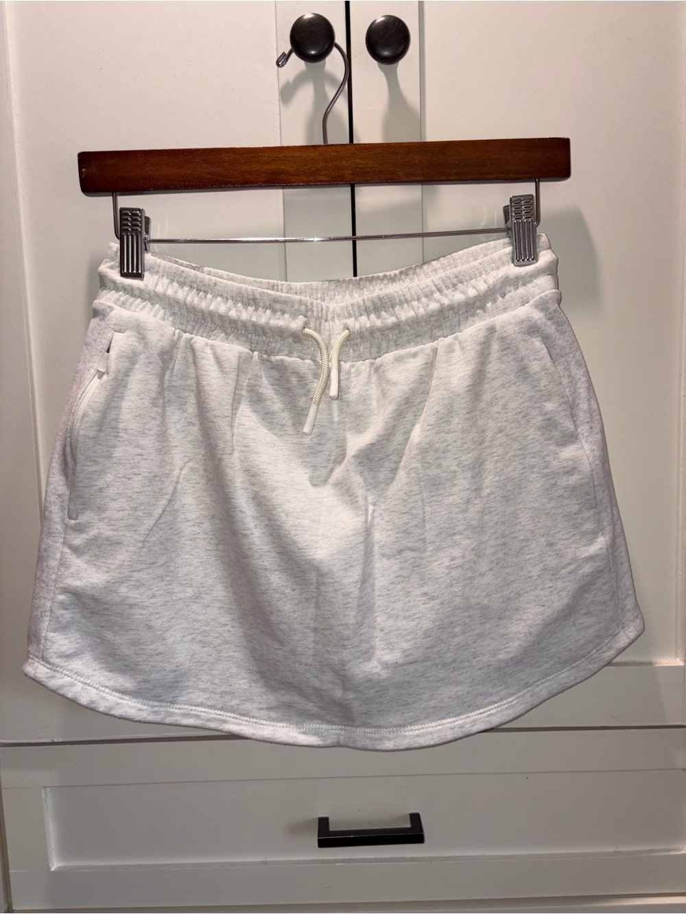 Athleta Girl Light Heather White  Drawstring Skort Size XL/14